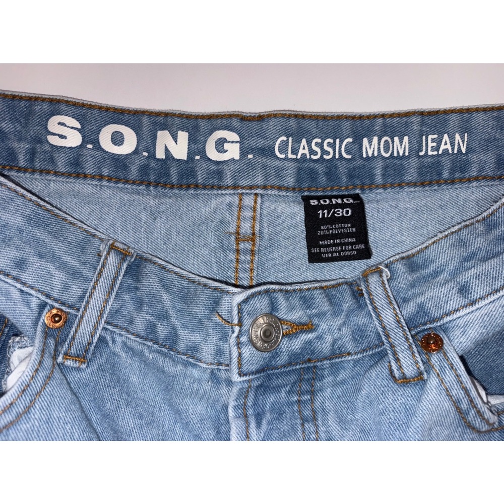 SONG CLASSIC MOM JEAN Light Wash Distressed Ripped Button Fly Women Sz 11 30L - Picture 2 of 8